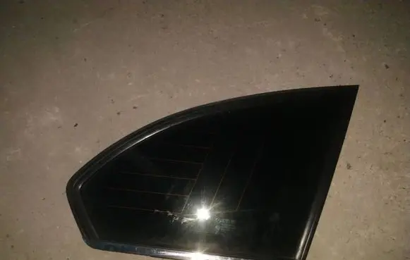 Chevrolet Captiva Rear side window