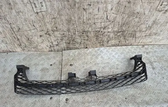 Volkswagen PASSAT B7 Front bumper mounting bracket 3AA807571