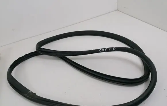 Honda CR-V Front door rubber seal