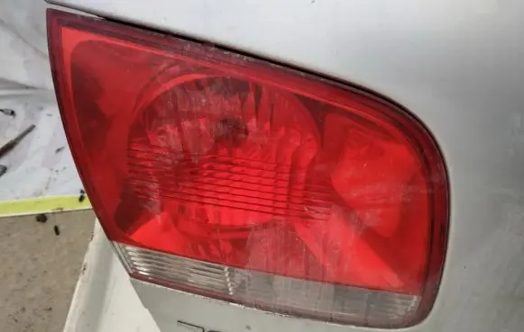 Volkswagen Touareg I Tailgate rear/tail lights
