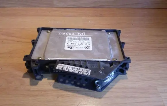 Volkswagen PASSAT B3 ABS control unit/module 1H0907379D 10094103224 3X4311