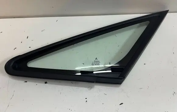 Mitsubishi Colt CZ3 Front triangle window/glass MR971828