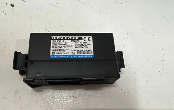 Mazda 2 Door central lock control unit/module D09V675U0