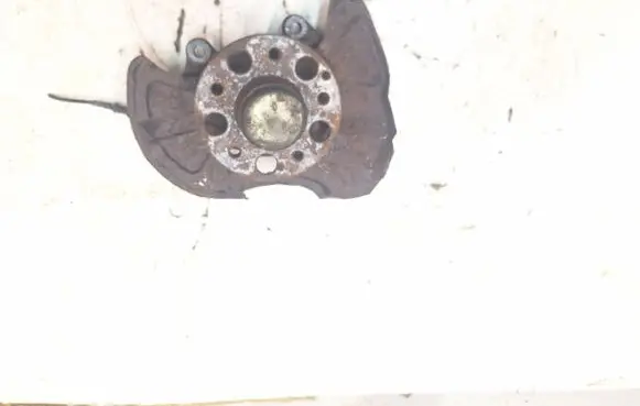 Mercedes-Benz C W203 Front wheel hub spindle knuckle