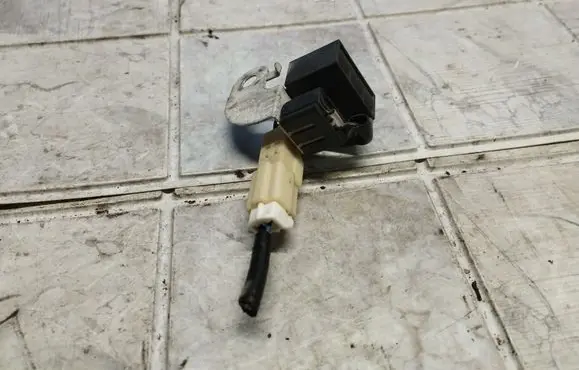 Toyota Auris 150 Aerial antenna filter 9098005357