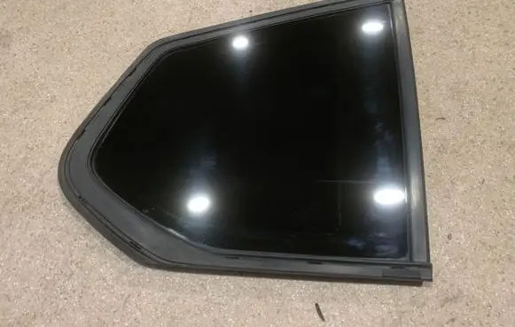 BMW X3 F25 Rear side window 7205646