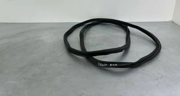 Volkswagen Tiguan Allspace Trunk rubber seal (body) 5NA827705