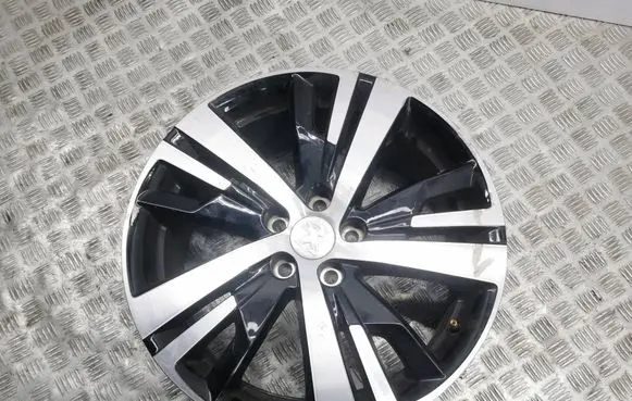 R18 alloy rim