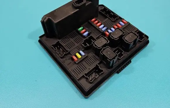 Renault Koleos I Fuse box set 284B7-JY00A IMPRK1483147