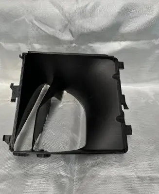 Porsche Macan (95B) Intercooler air channel guide 95B117335N
