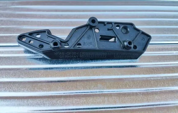 Front bumper mounting bracket