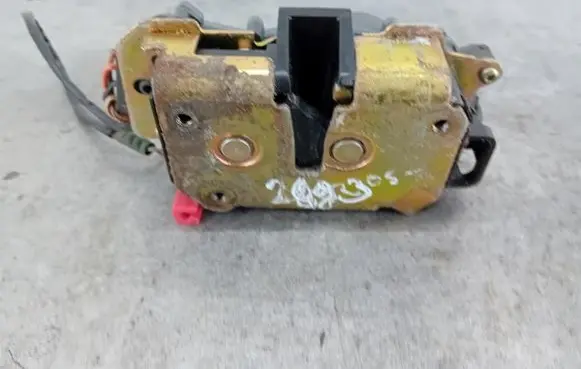 Chrysler Pacifica Tailgate lock latch 