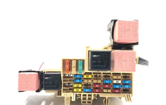 Renault Kangoo II Fuse box set 8200574970C