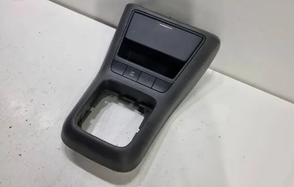Volkswagen Golf Plus Center console 5M1857961E 5M1863487