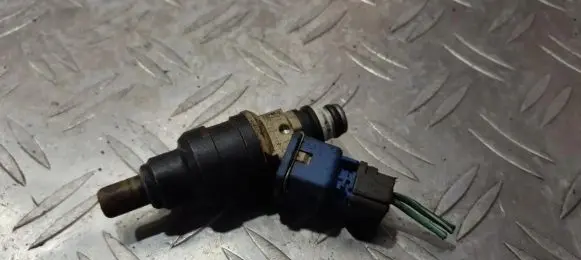 Hyundai Elantra Fuel injector 9250930001 3531032561