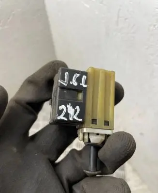 Jeep Grand Cherokee (WK) Brake pedal sensor switch 56054001