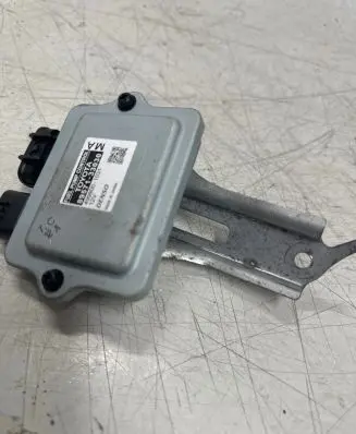 Lexus ES 300h (6th Gen) Fuel pump relay 8957133030
