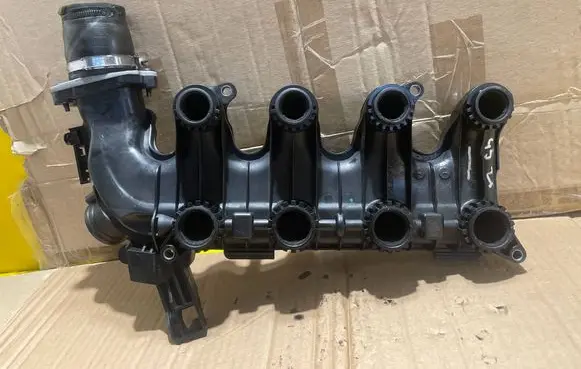 Ford Focus Intake manifold 9684941780