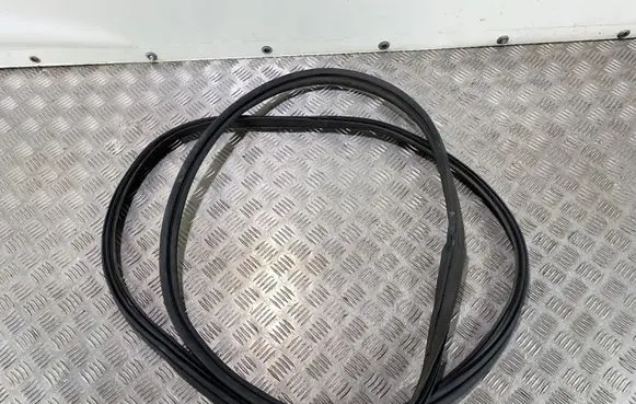 Subaru Forester SJ Trunk rubber seal (body) 