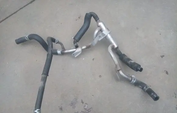 Toyota Yaris Engine coolant pipe/hose