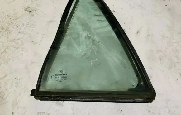 Peugeot 406 Rear vent window glass 