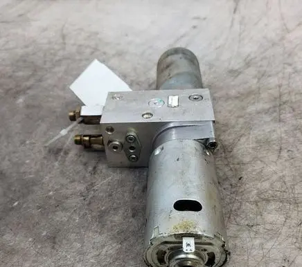 Opel Insignia A Tailgate hydraulic pump motor HB80006021C 1090096 3L2143