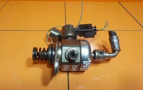 BMW 1 F20 F21 In-tank fuel pump 0261520150 1HT12