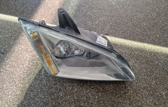 Ford Mondeo Mk III Headlight/headlamp