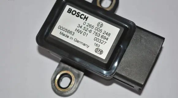 BMW 7 E38 ESP acceleration yaw rate sensor 6753694