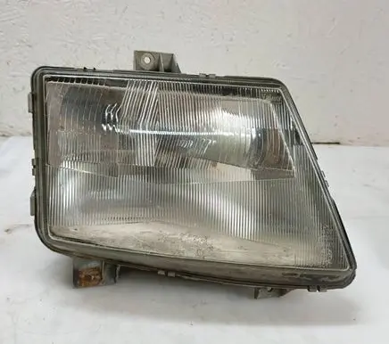 Mercedes-Benz Vito Viano W638 Headlight/headlamp E95063