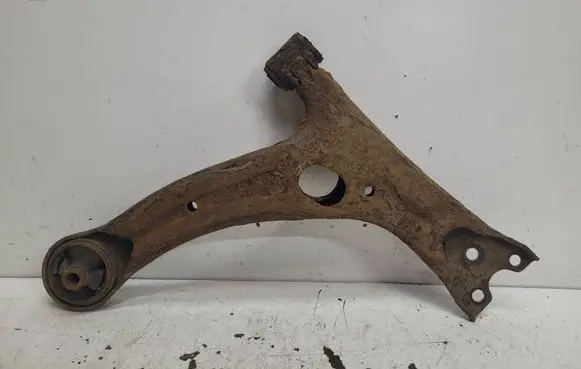 Toyota Avensis T250 Front lower control arm/wishbone