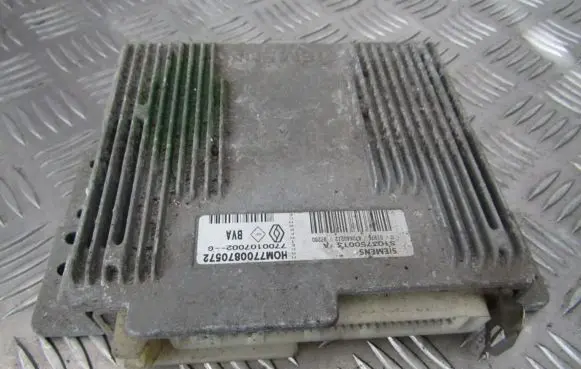 Renault Megane I Engine control unit/module h0m7700870572 7700107002-g