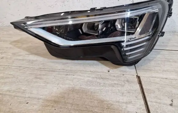 Audi e-tron Headlight/headlamp 4ke941039