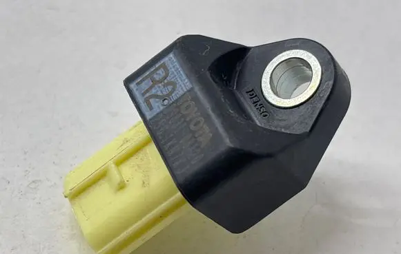 Toyota Highlander XU70 Airbag deployment crash/impact sensor 8983108110 2561KN7KJ