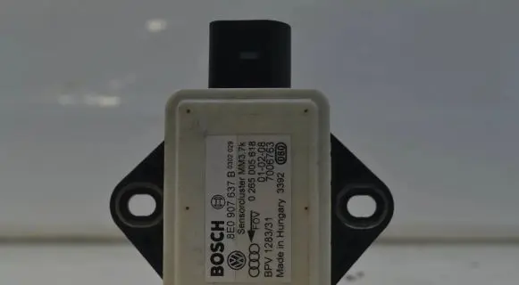 Audi A6 S6 C6 4F ESP acceleration yaw rate sensor 8E0907637B 0265005618 7006763