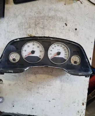 Opel Zafira A Speedometer (instrument cluster) 24461761
