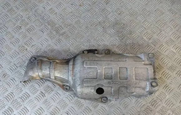 Suzuki Swift II Heat shield in engine bay 