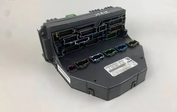 Mercedes-Benz SLK R172 SAM control unit A2129007324 A2129015304 A2129024408