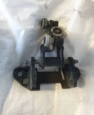 Mercedes-Benz Sprinter W906 Sliding door middle roller runner A9067600347