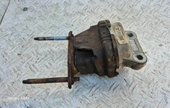 Chrysler 300 - 300C Engine mount bracket 04578190AC