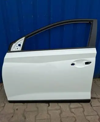 Hyundai Bayon Front door