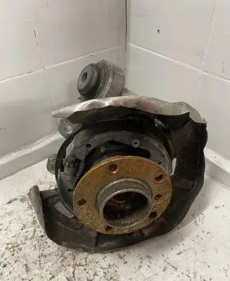 BMW X5 F15 Rear wheel hub 6877217