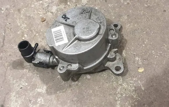 Nissan Qashqai Vacuum pump 8200472458