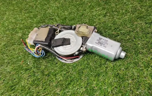Mazda 6 Sunroof motor/actuator 8331002652
