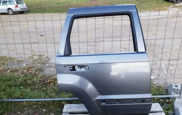 Jeep Grand Cherokee (WK) Rear door