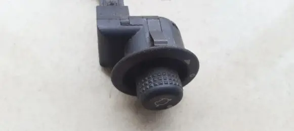 Ford Fiesta Wing mirror switch 93bg17b676bb