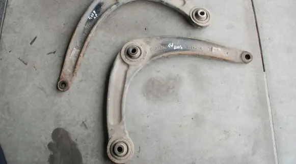 Peugeot 5008 Front control arm 160KM