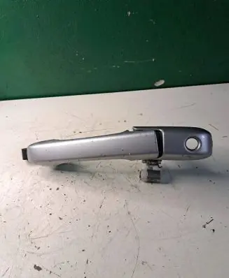 Honda CR-V Front door exterior handle