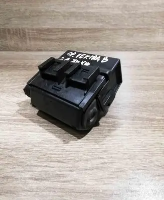 Opel Vectra B Fuse box set 90583465