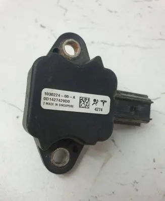 Tesla Model S Airbag deployment crash/impact sensor 103022400A 103022400 1030224